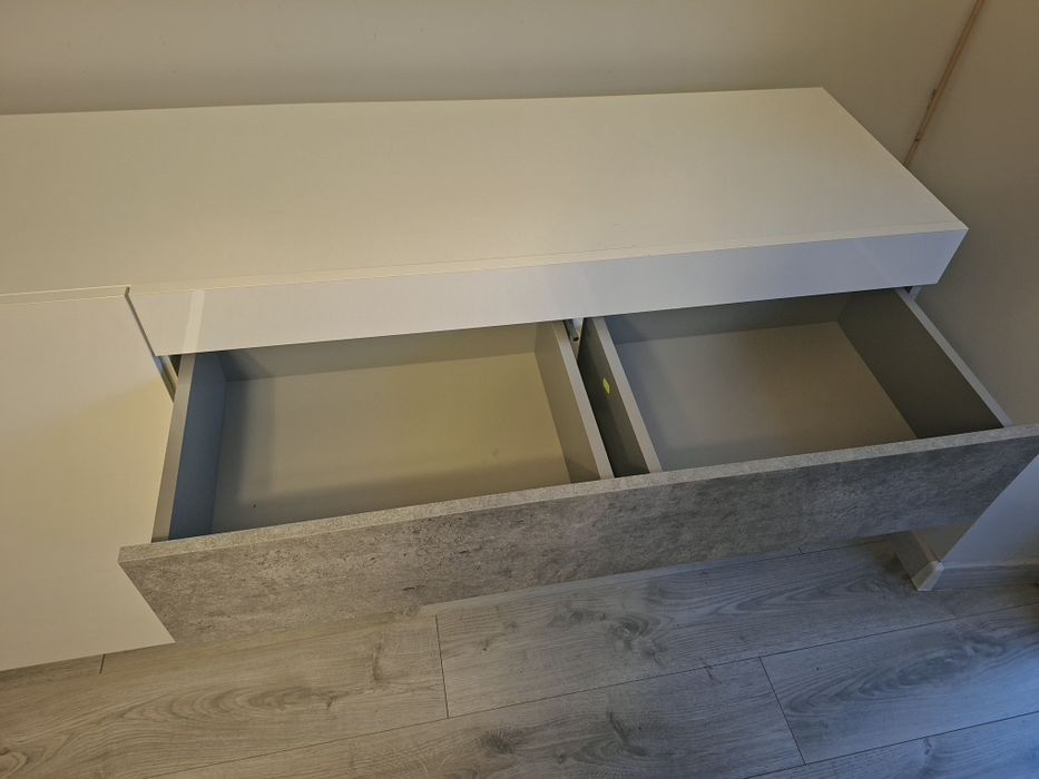 Sprzedam biala komode