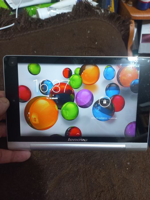 Планшет  йога  в идеальном состоянии в пленке