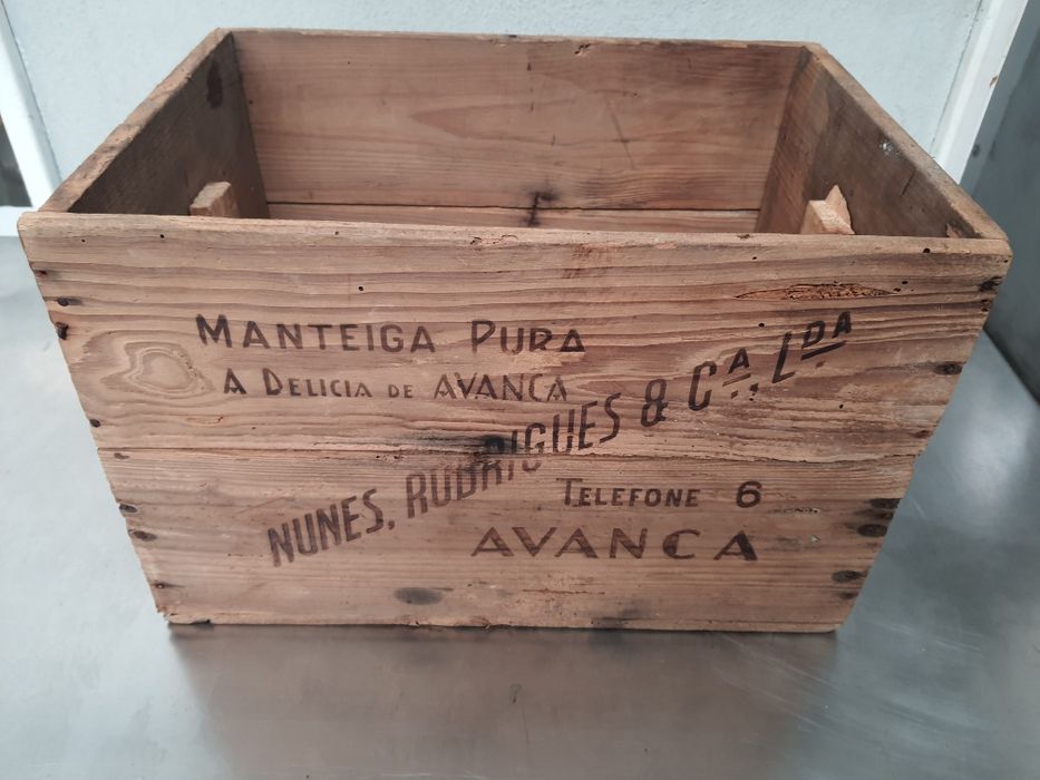 Caixa de Madeira Antiga para Decoração