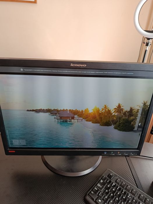 Monitor 22" Lenovo ThinkVision LT2252p | DisplayPort, DVI, VGA | PIVOT