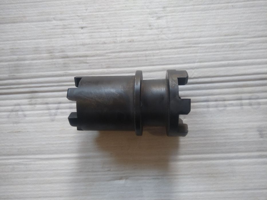 Sprzęgło kłowe przyczepy samozbierającej Krone Xl