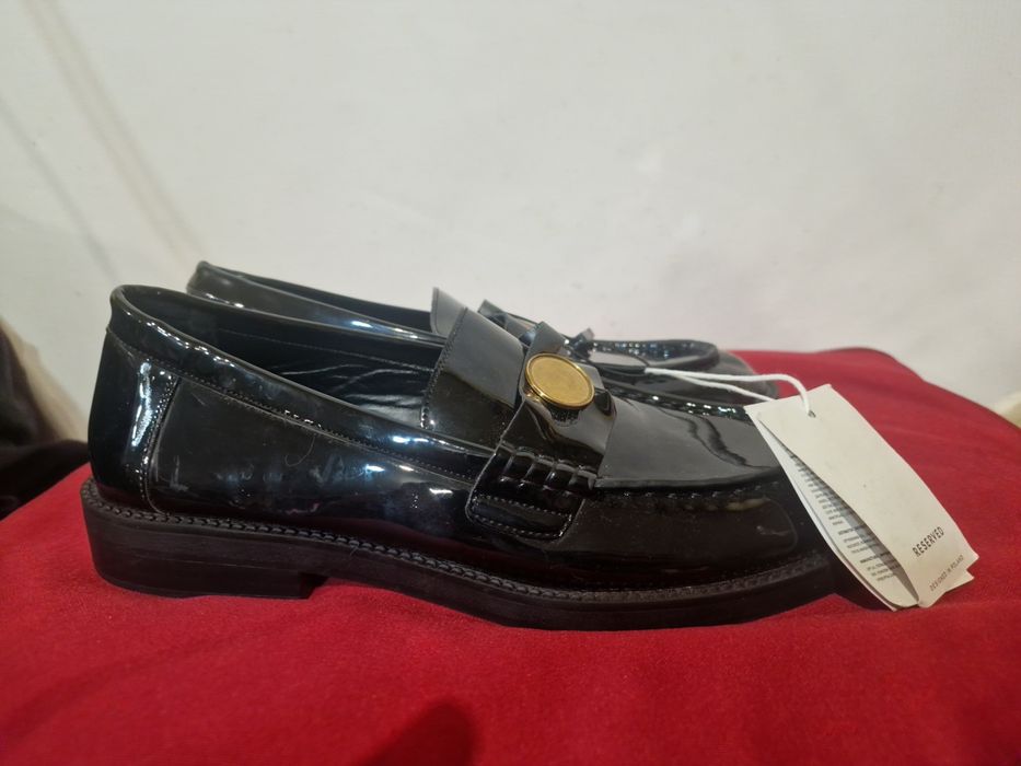 Nowe buty Reserved na płaskiej podeszwie mokasyny roz,38 pantofle