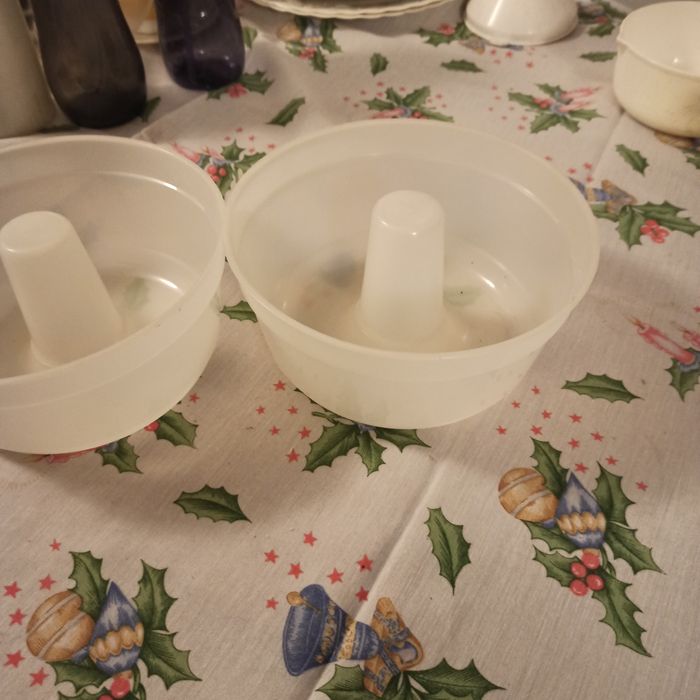 Duas formas de plástico para frigorífico e microondas64740971858817122