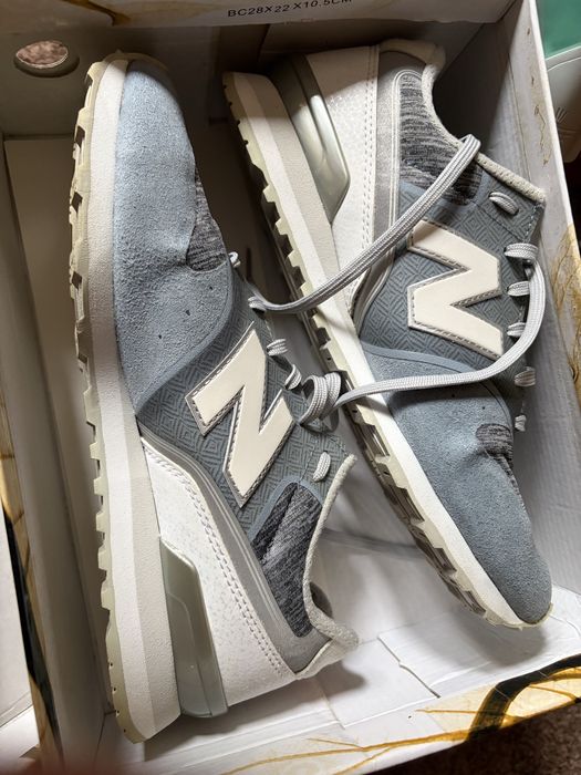 New Balance 996