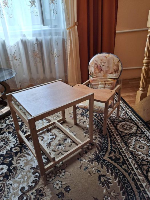 Годувальний стільчик