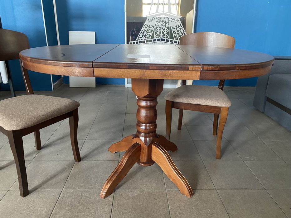 Столи  та стільці для вітальні та кухні