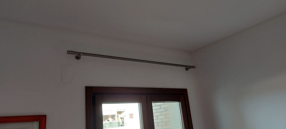 Varão para cortinados e suporte