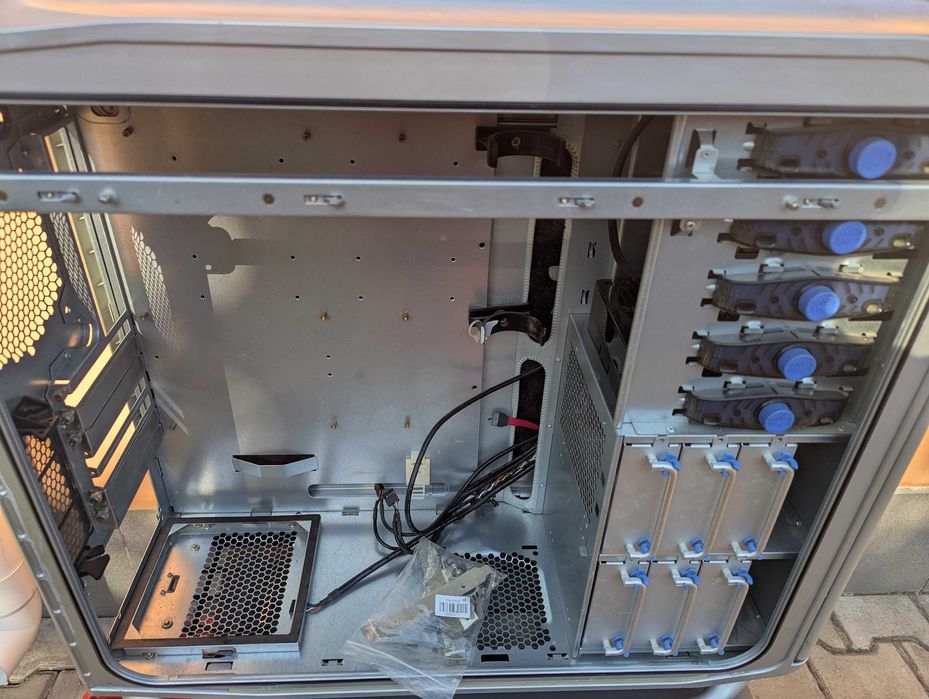 Корпус Cooler Master Cosmos 1000