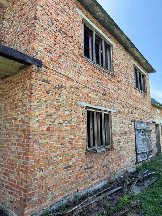 Незавершений будинок та земельна ділянка 37,2 сот., с. Нагірці