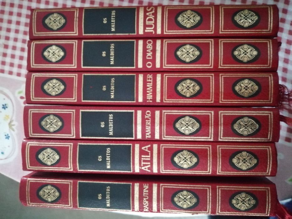 Coleção de 12  livros