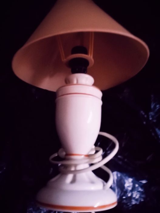 Candeeiro cor salmão, usado