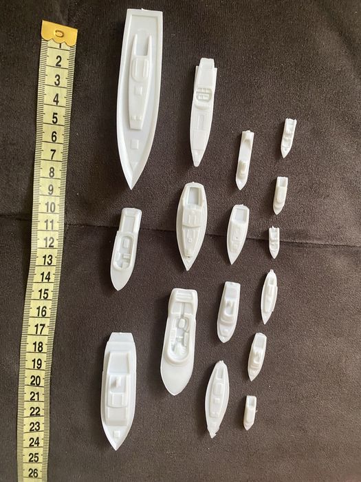 Катери у масштабі.