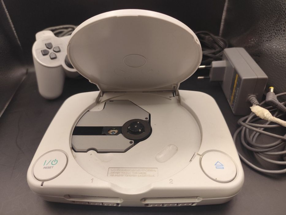 Consola PS One (Sony PlayStation 1 Slim) + Comando + Cabos