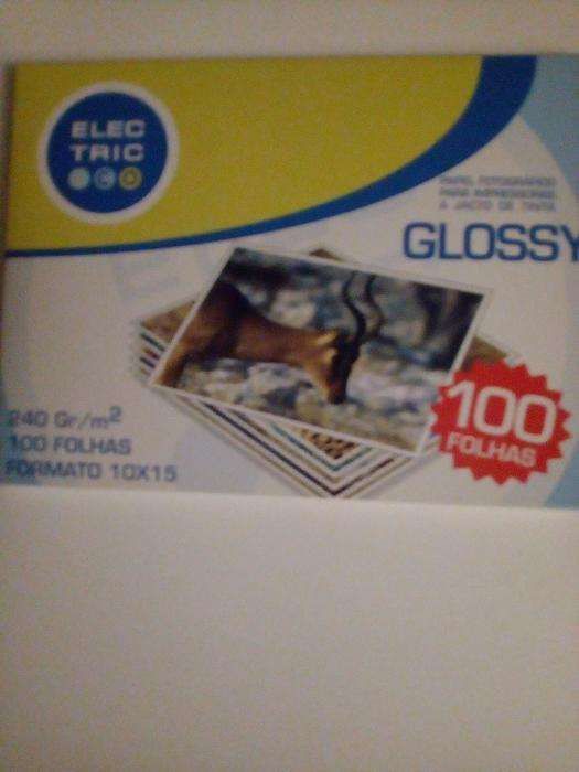Papel fotográfico para impressora.