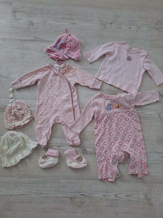 Paka ubranka dla dziewczynki dziewczęce rozmiar od 0-3 miesiący+gratis