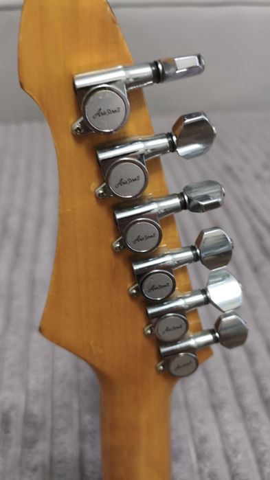 Aria Pro 2 та Fender Champion 20