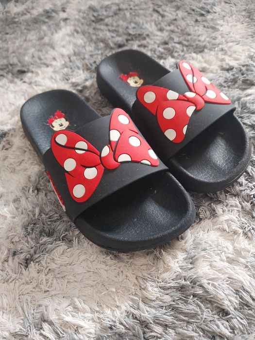 Klapki rozmiar 33 dolosney minnie Mouse czarne czwrwone