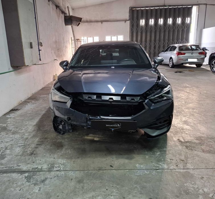 SEAT Leon 1.5 TSI e-Hybrid Plug-In FR DSG (204CV) Apenas 37 Mil kms Nacional de 2025 COM IVA DEUTIVEL INCLUIDO (LER DESCRIÇAO)