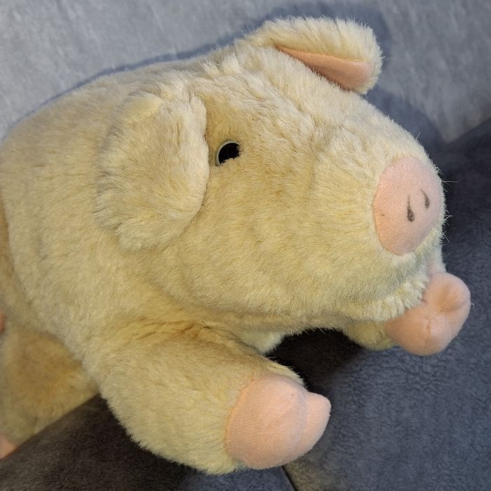 Свинка (реалістична)іграшка