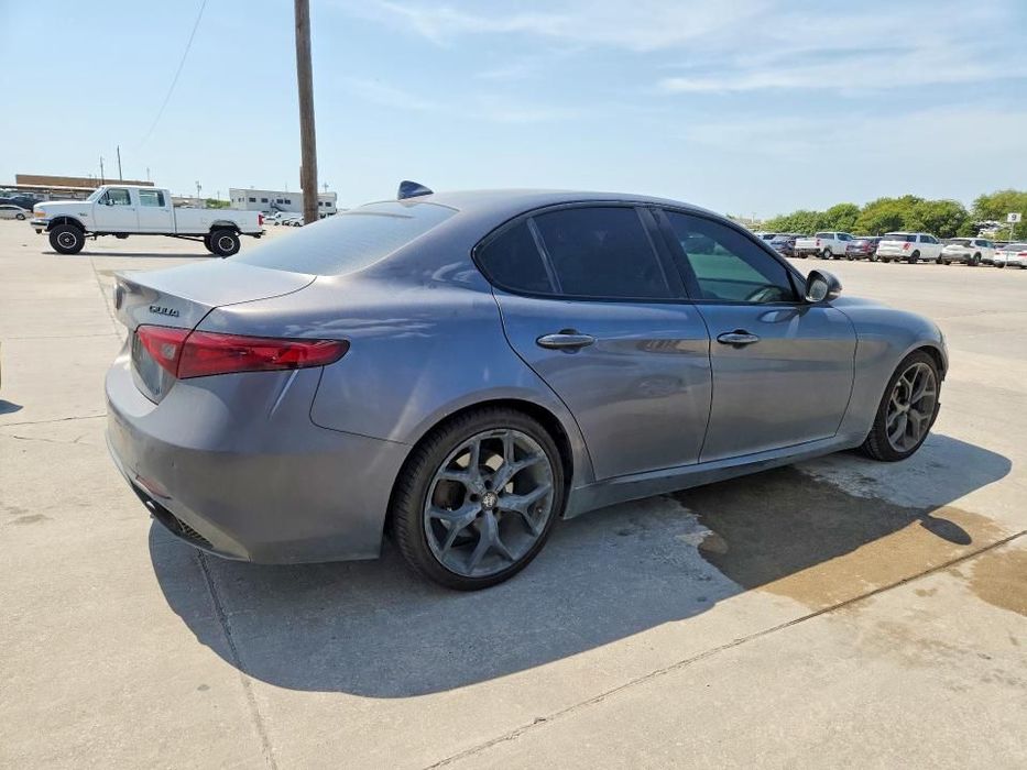 Alfa Romeo Giulia 25.10 dopływa do Rotterdamu, sprzedajemy konkretnie ten samochód !