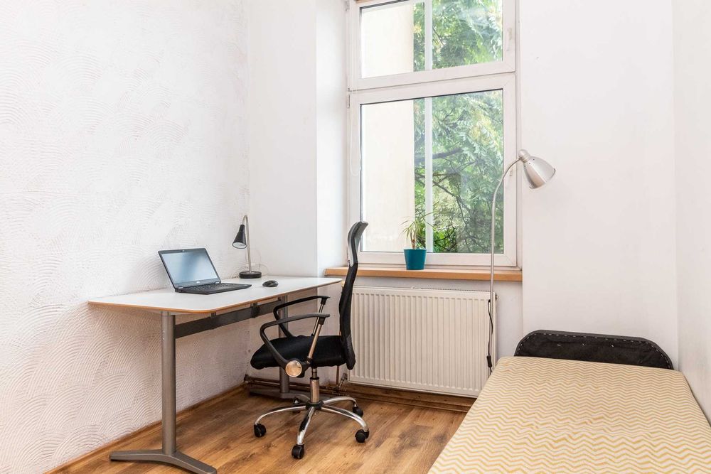 Pokój jednoosobowy od podwórza, cichy przestronny, ENG, remote contract Sienkiewicza, Grunwald