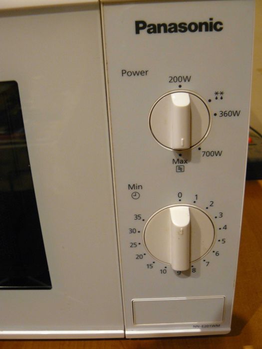 Mikrofalówka kuchenka Panasonic 800 watów wymiary
