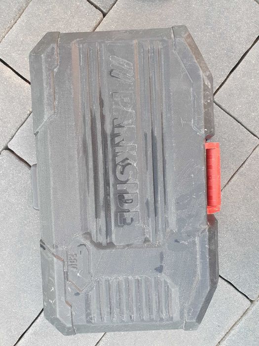 Walizka Piła szablasta