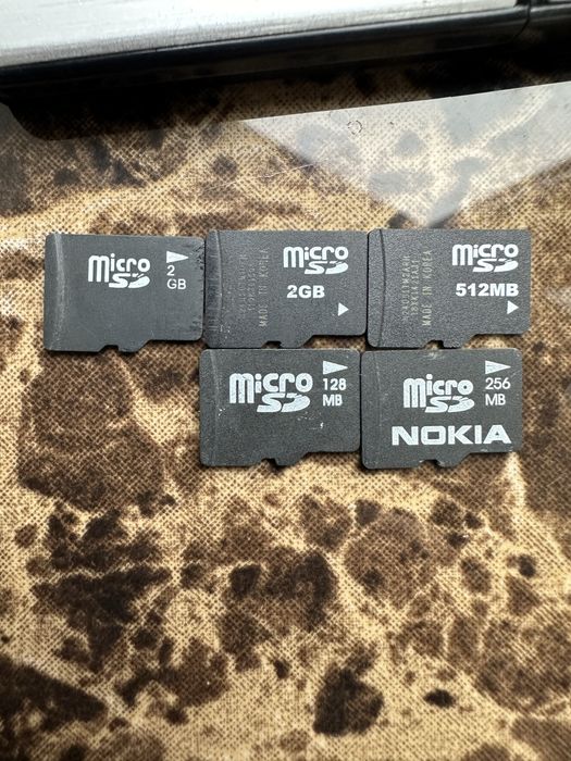 Флешки 9 штук робочі