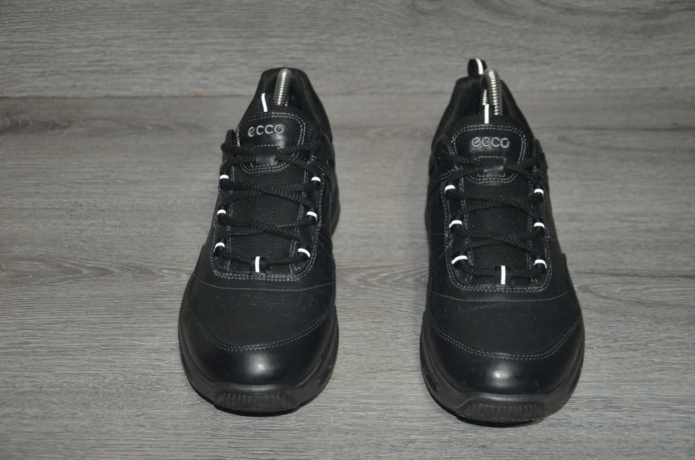 Продам кросівки шкіряні Фірма ECCO.