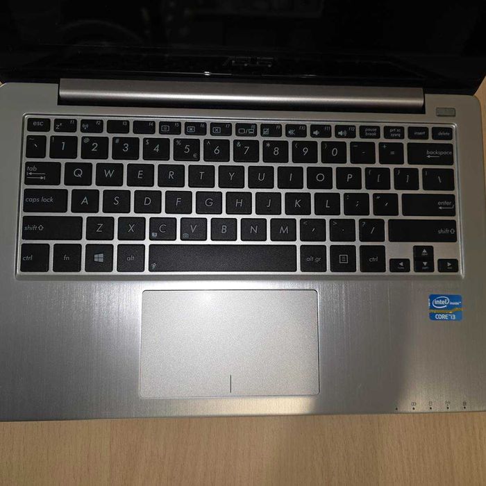 ASUS VivoBook X202E Intel-i3 / SSD / 4GB / DOTYK / Win10 + monitor GRATIS