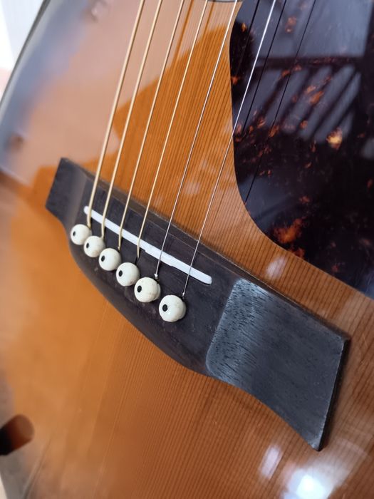 Guitarra Walden eletro-acústica