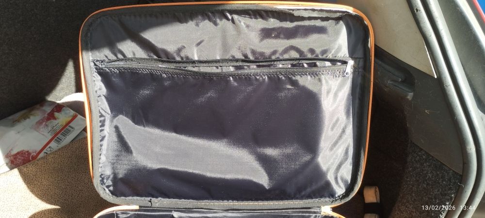 Mala de viagem 45x35x17. Em Loulé.