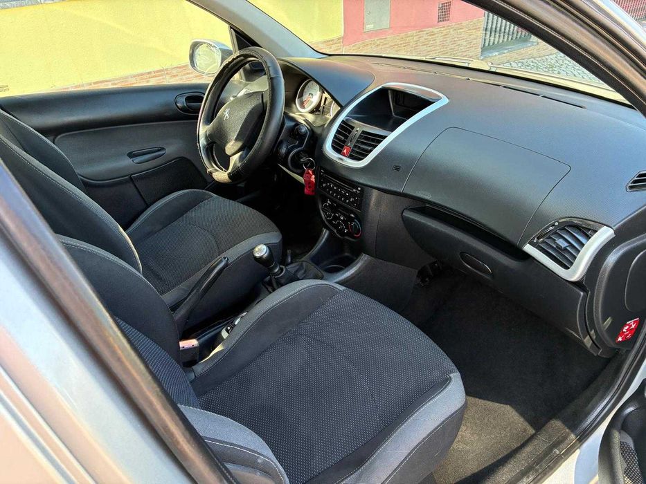 Peugeot 206+ — fotografia 6