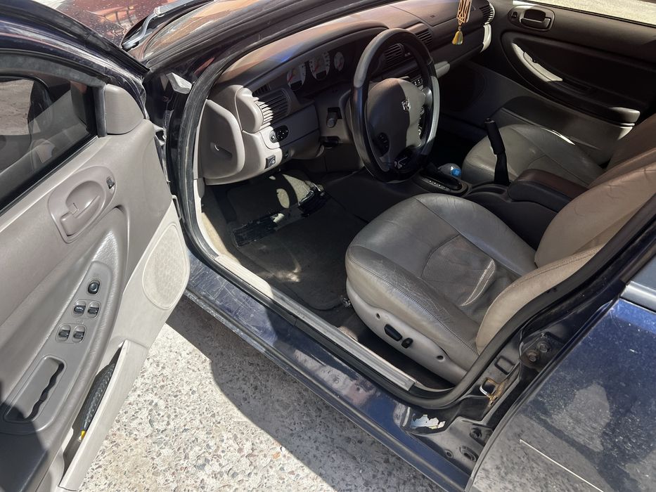 Продам ДОДЖ СТРАТУС