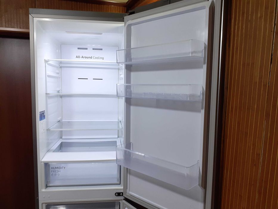 Большой холодильник SAMSUNG No Frost . (Доставка)