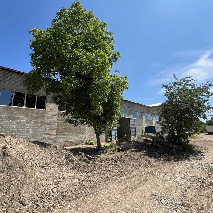 Комерційно-виробничі приміщення