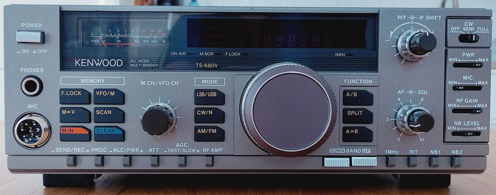 Kenwood TS-680V zmodyfikowany do 100 WATT HF +10 WATT 50MHz Allmode z filtrem CW Rezerwacja !