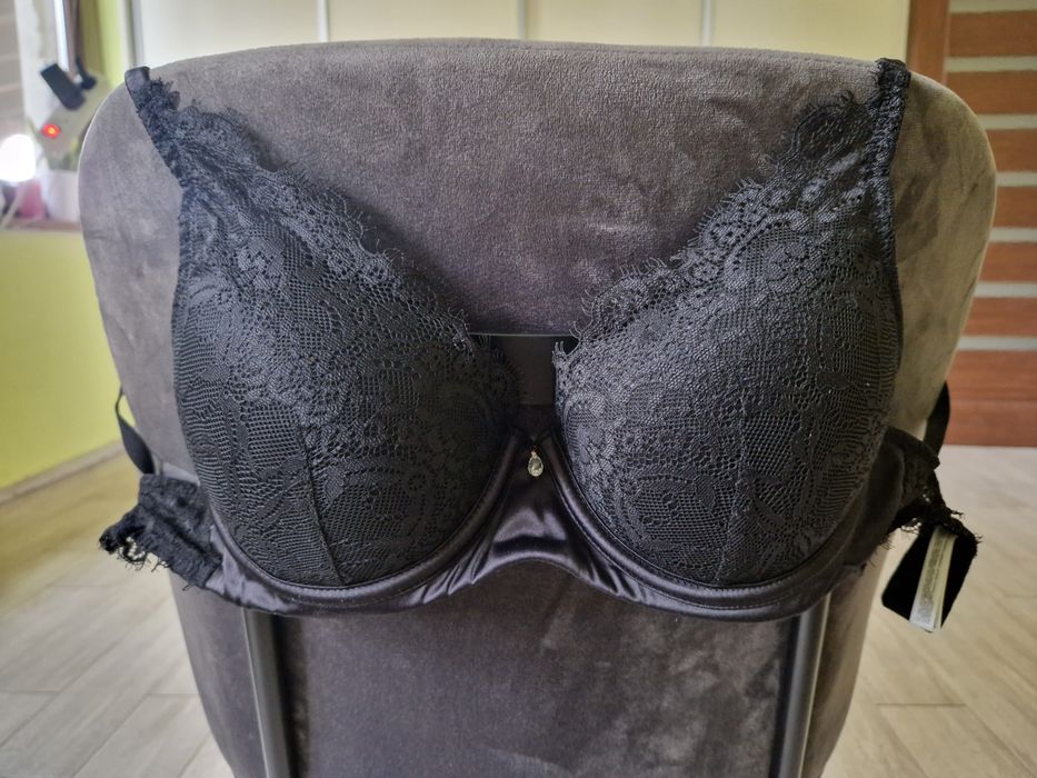 Biustonosz ESOTIQ 65E