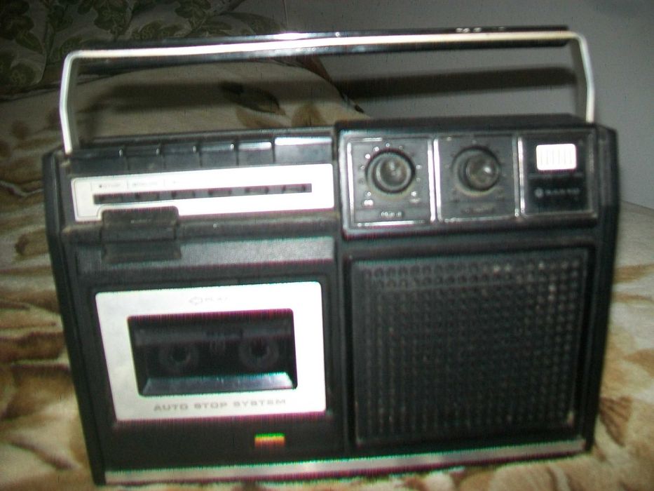 Radio radiomagnetofon magnetofon