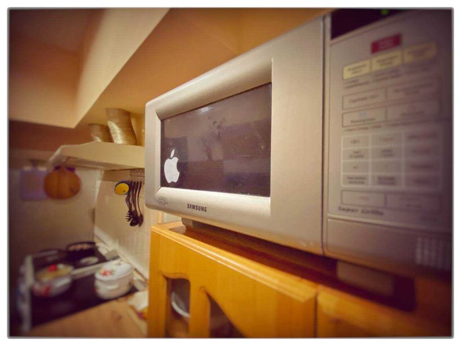 Место в комнате. м. Васильковская 5 минут пешком!