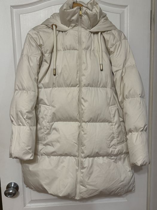 Пуховик молочний Zara