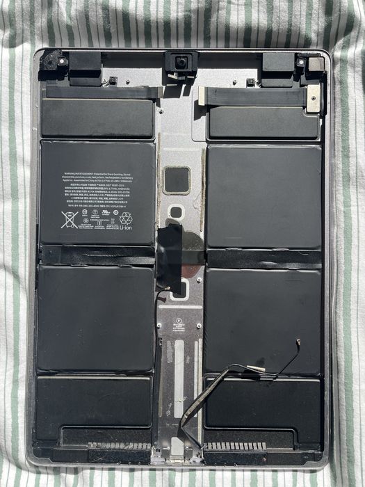 Traseira iPad Pro 12,9 2 geração A1670 - Peças