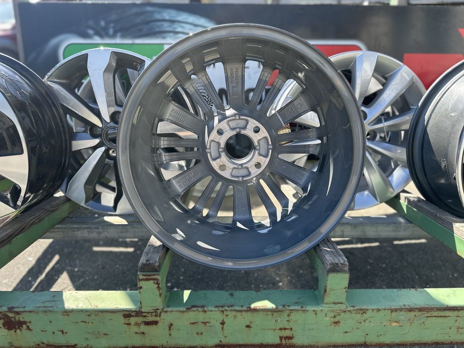 99-1 Оригинальные литые диски поштучно Peugeot 4/108 R16 9808137577