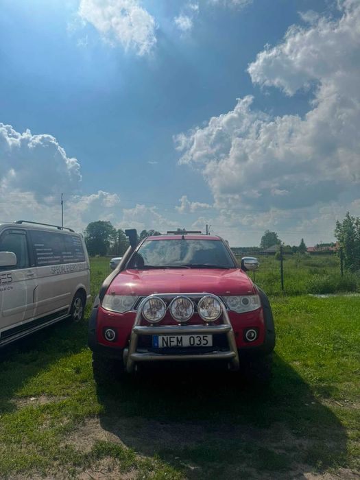 Mitsubishi L200 2,5 178Ps  Automat silnik zatarty