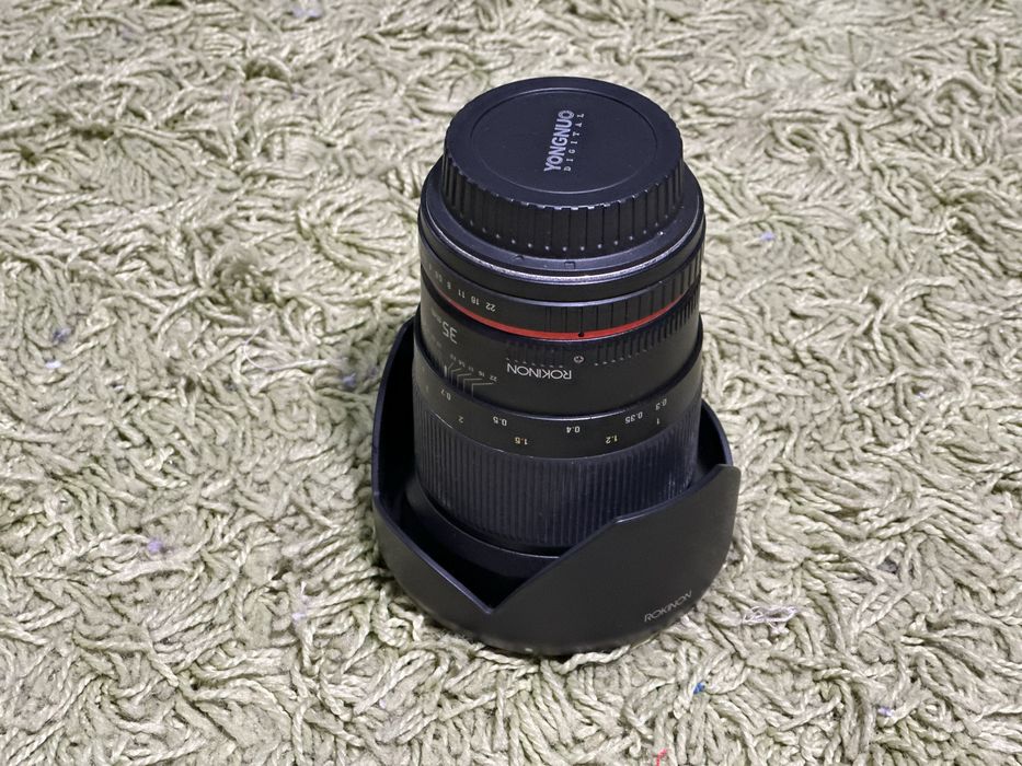 Lente 1.4 35 mm da Rokinon usada