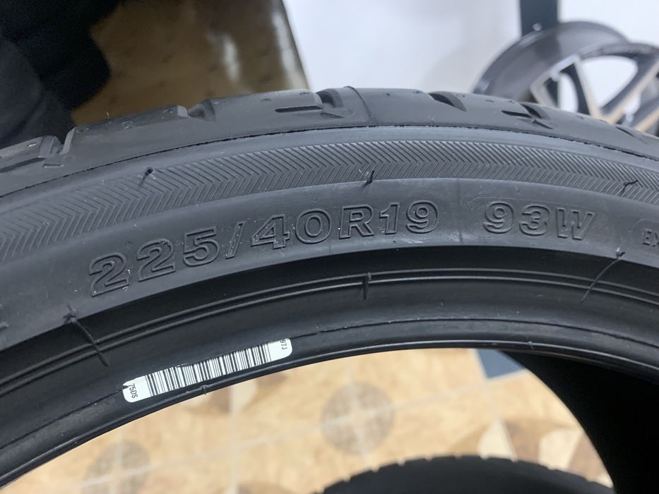 225/40/19 93W Bridgestone POTENZA S001