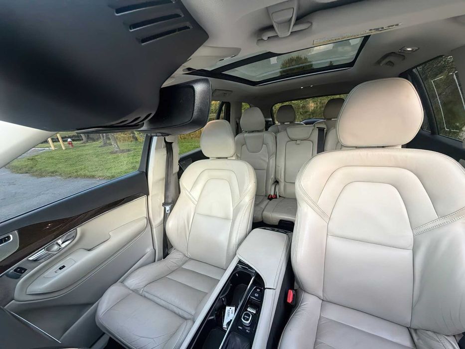 Volvo XC90    2015