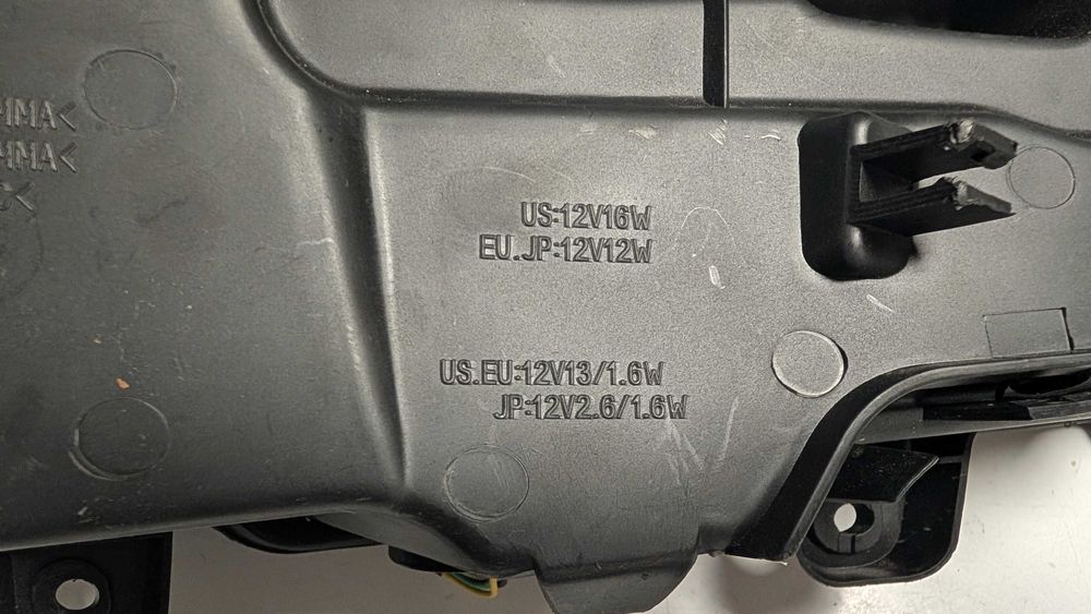 Farolim LED direito/passageiror Lexus NX (2018)