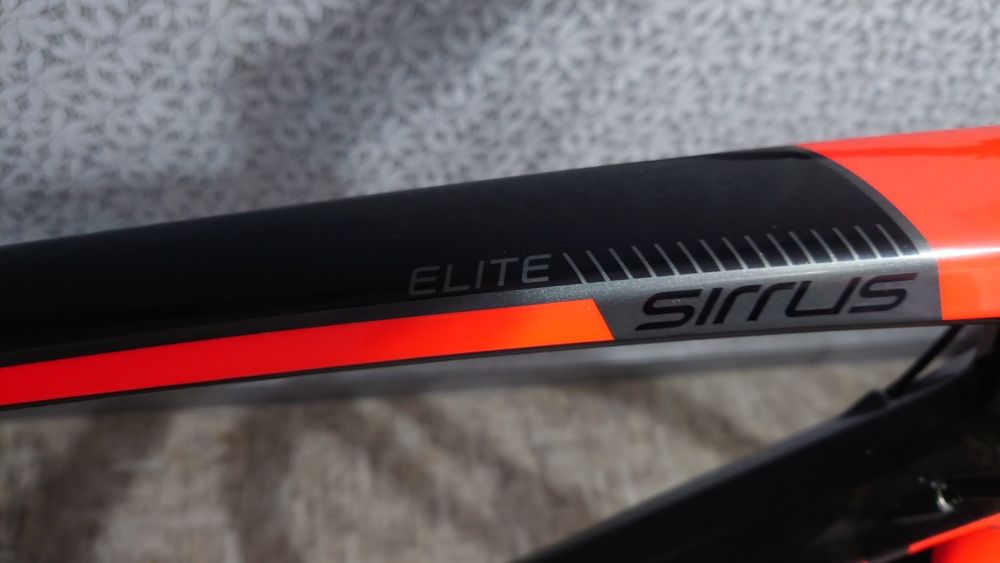 Велосипед Specialized sirrus elite carbon L