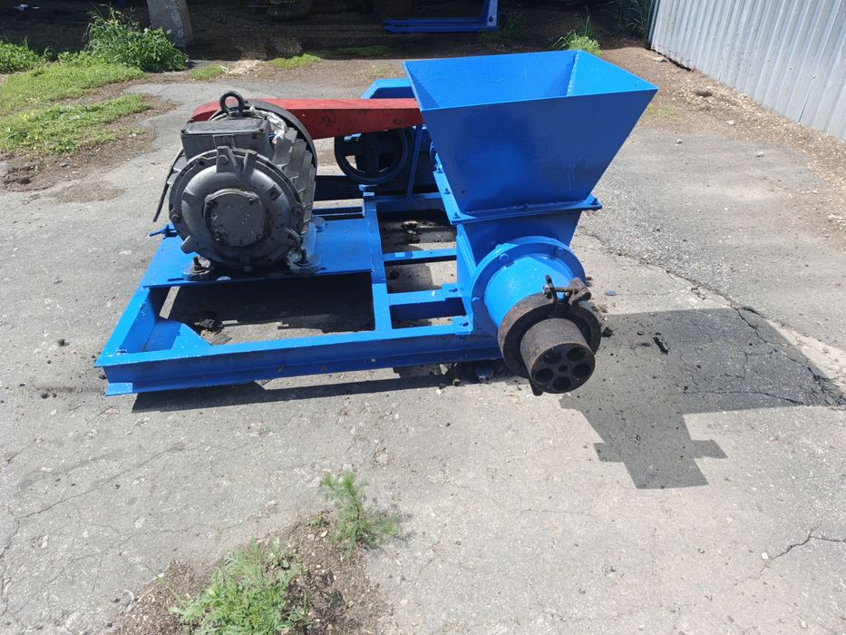 Прес екструдер для виготовлення брикетів з вугілля ЕБ-1500 вуглецю